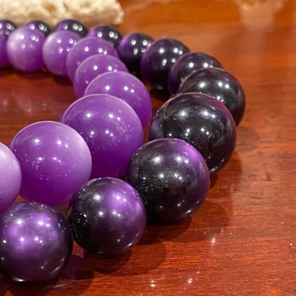 Elegant 2 Tones of Purple Moonglow Lucite Beaded Necklace - Picture 7 of 7
